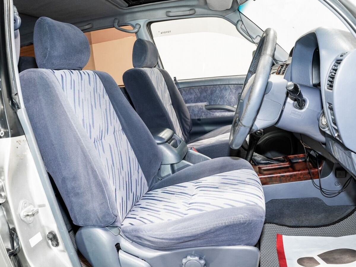 Toyota Land Cruiser Prado 2000 - фото автомобиля