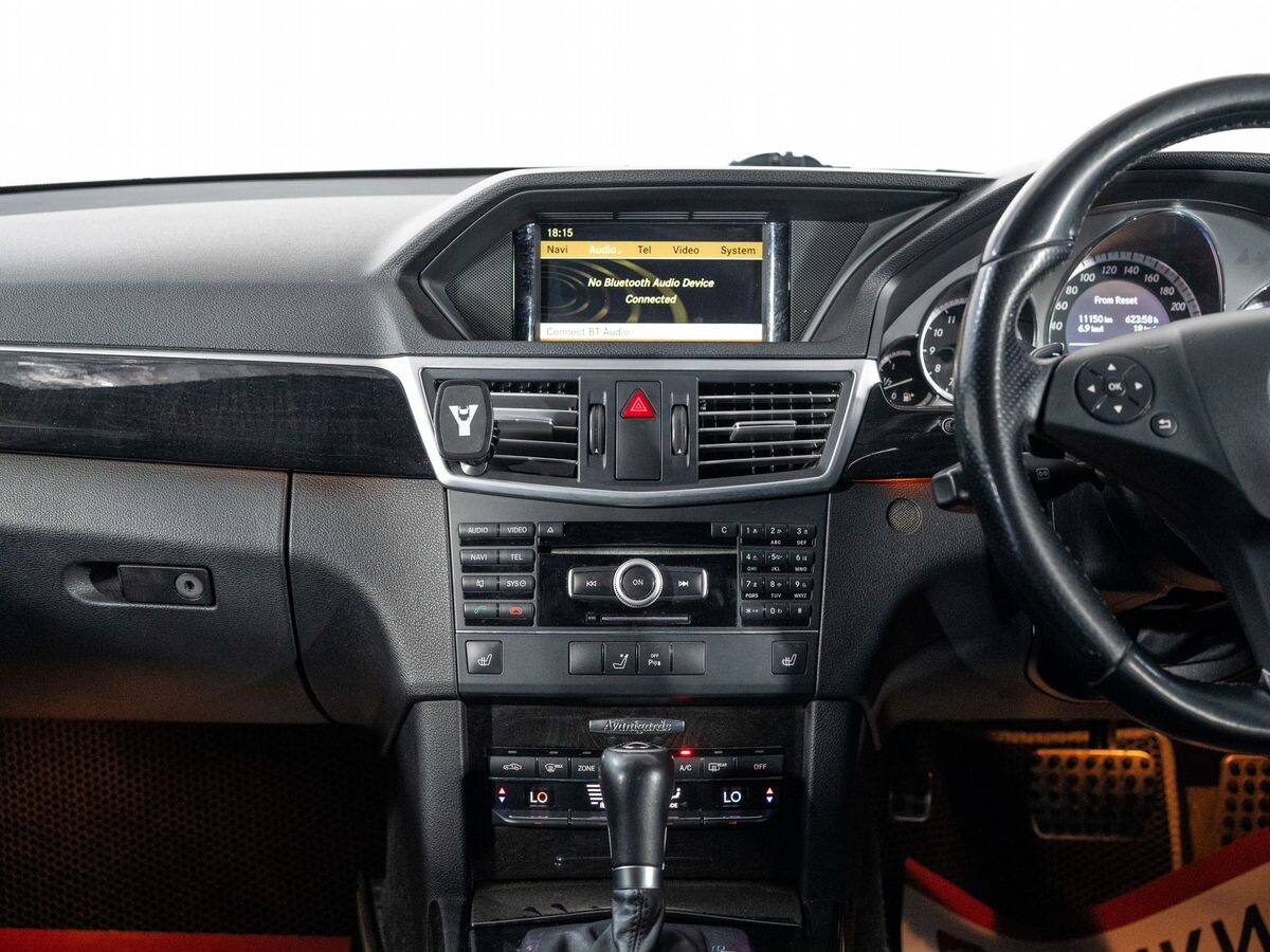Mercedes-Benz E-Class 2010 - фото автомобиля