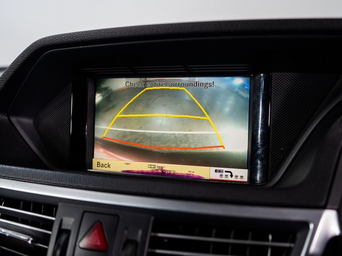 Mercedes-Benz E-Class 2010 - фото автомобиля