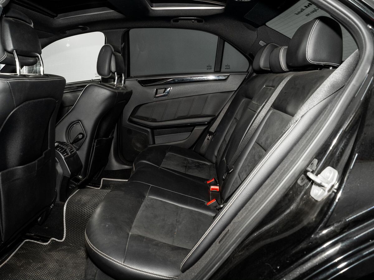 Mercedes-Benz E-Class 2010 - фото автомобиля