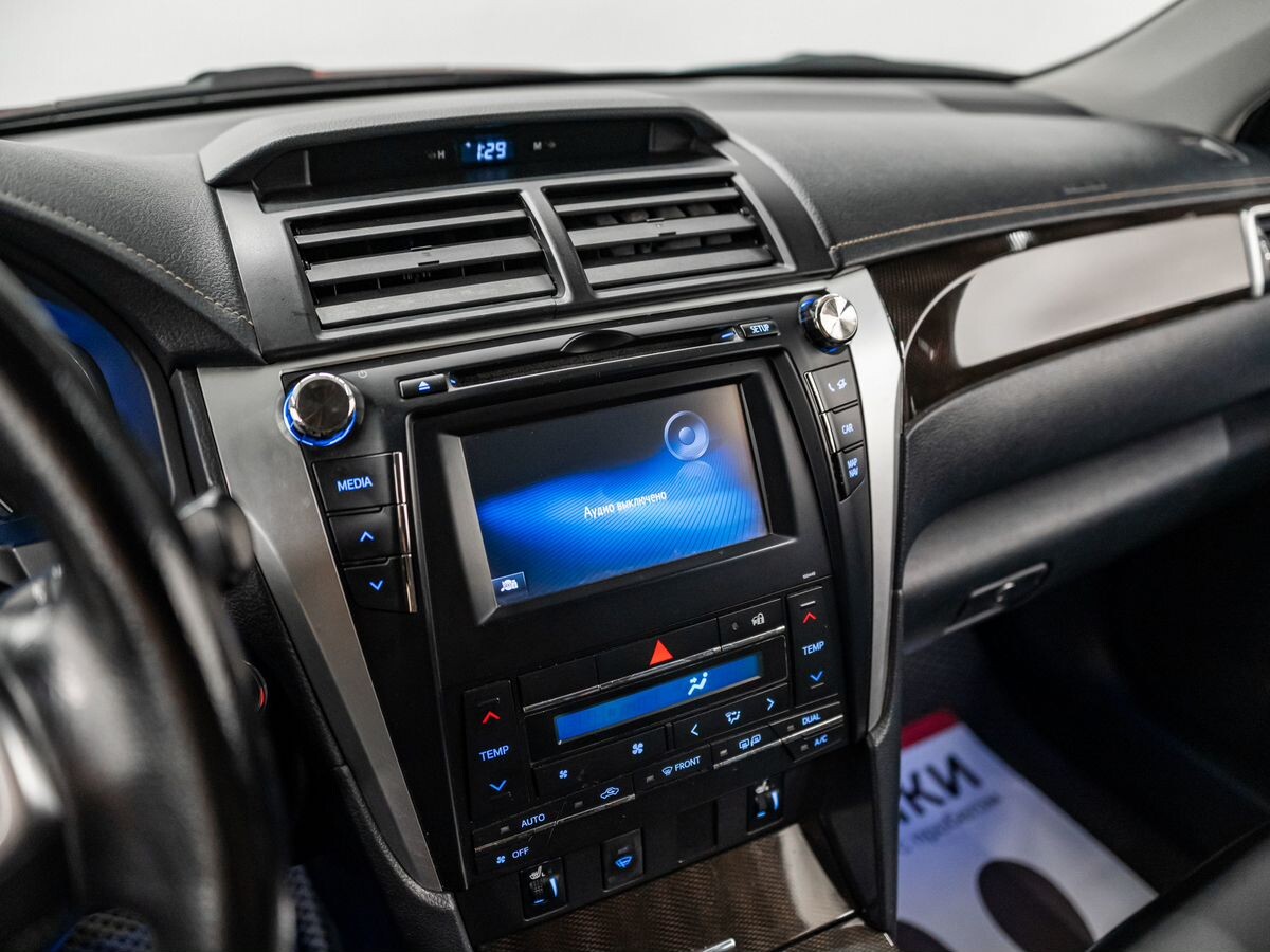 Toyota Camry 2015 - фото автомобиля
