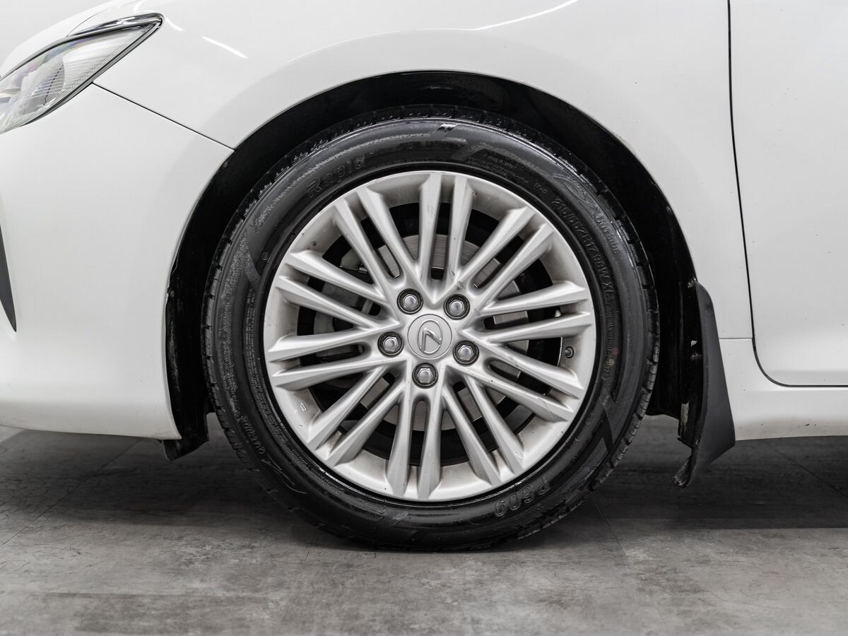 Toyota Camry 2015 - фото автомобиля