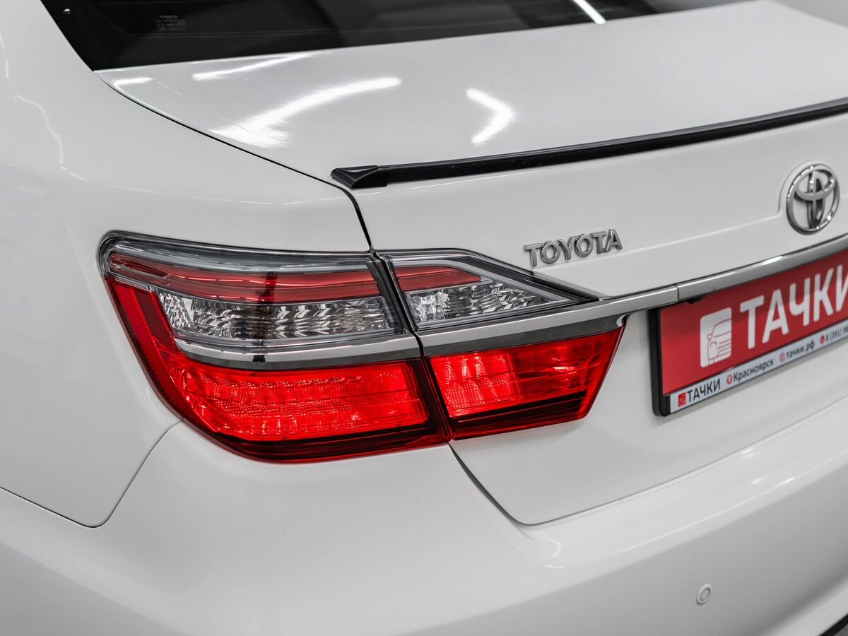 Toyota Camry 2015 - фото автомобиля