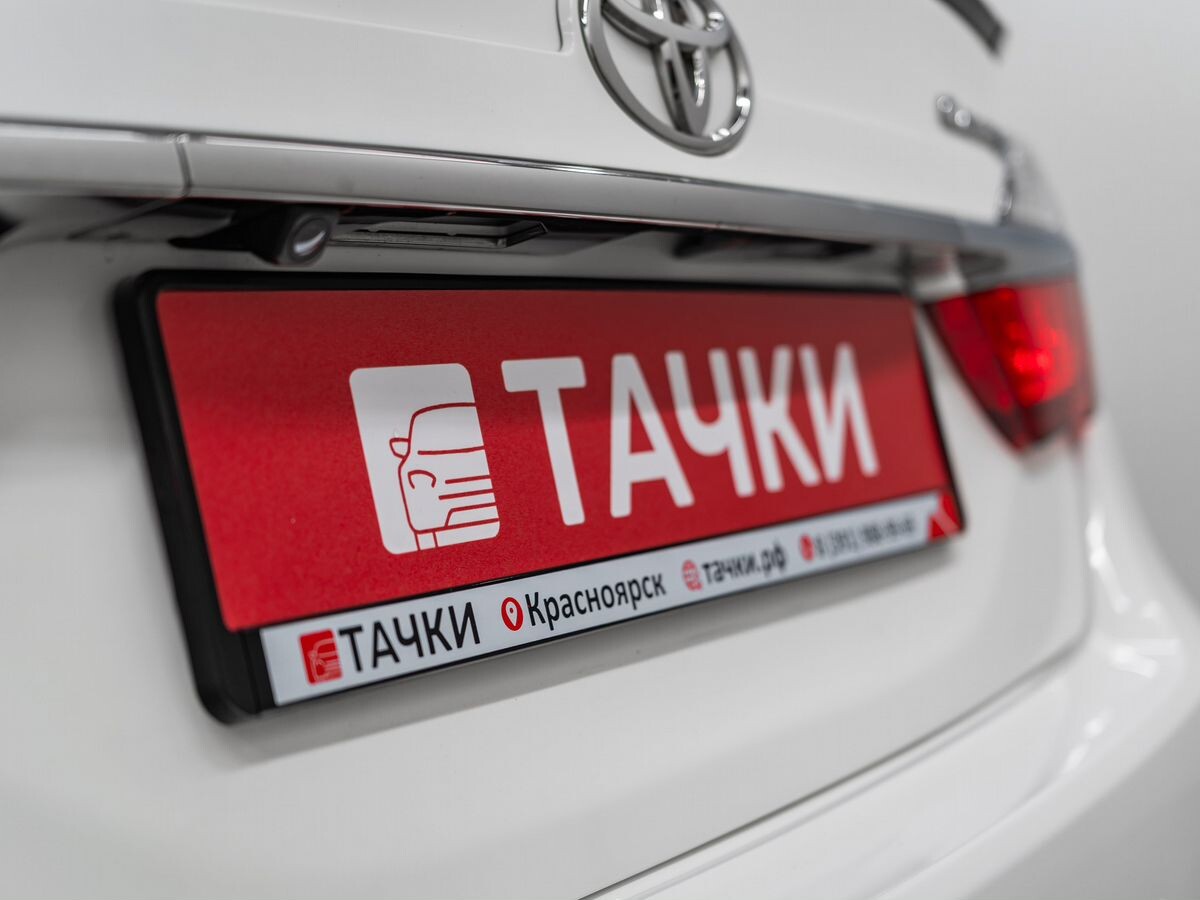 Toyota Camry 2015 - фото автомобиля