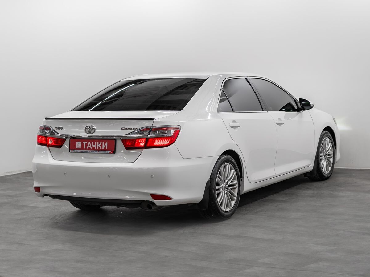 Toyota Camry 2015 - фото автомобиля
