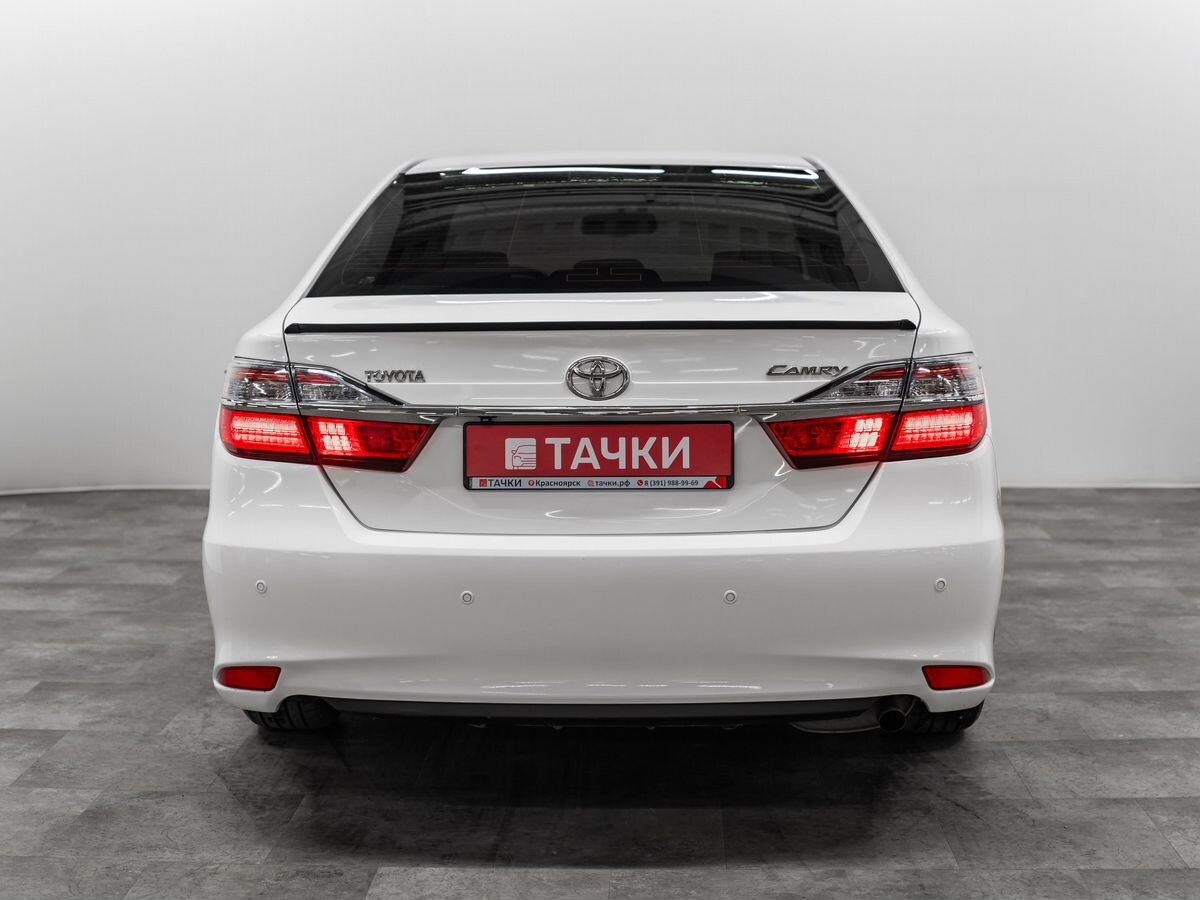 Toyota Camry 2015 - фото автомобиля