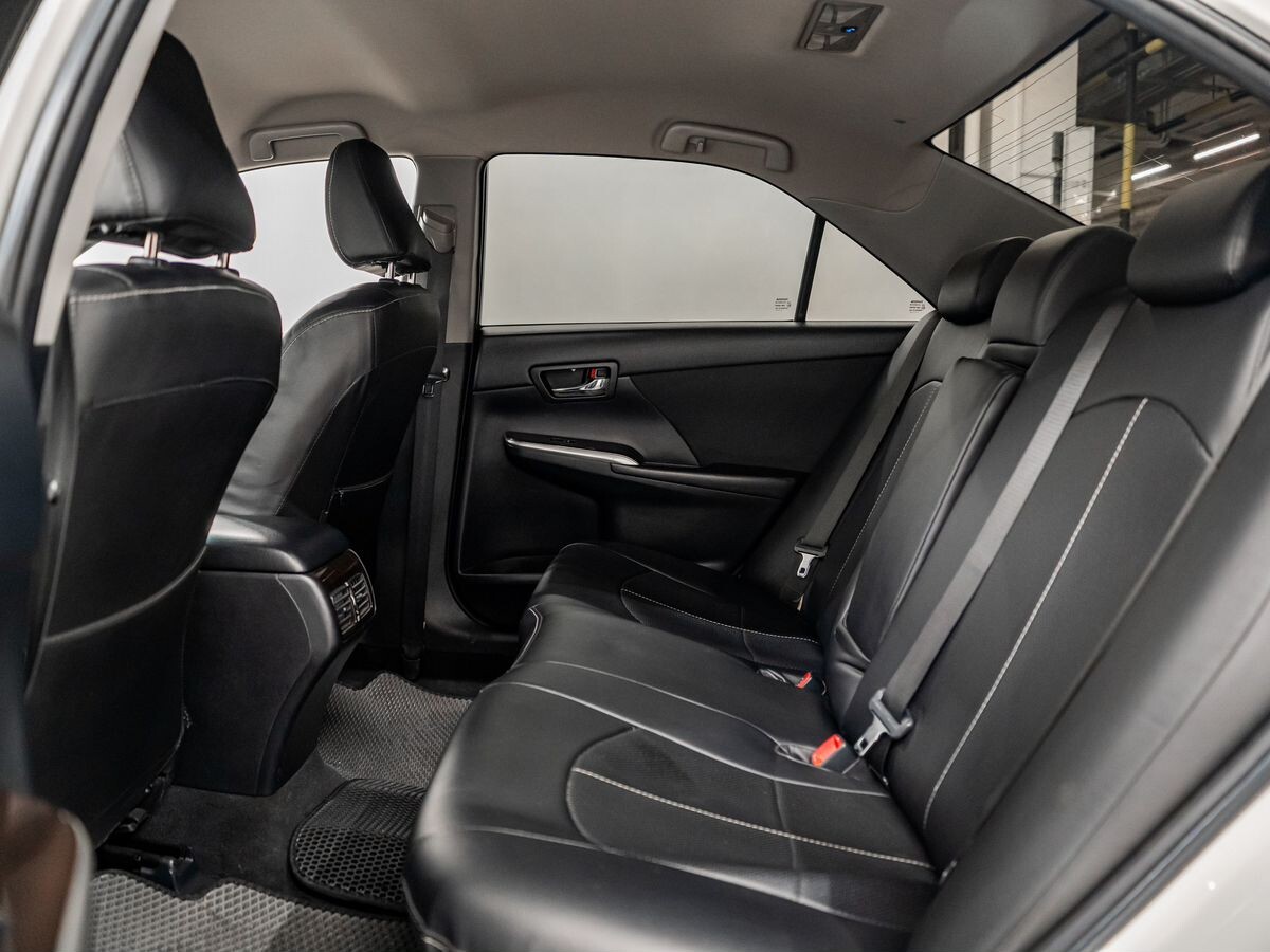 Toyota Camry 2015 - фото автомобиля