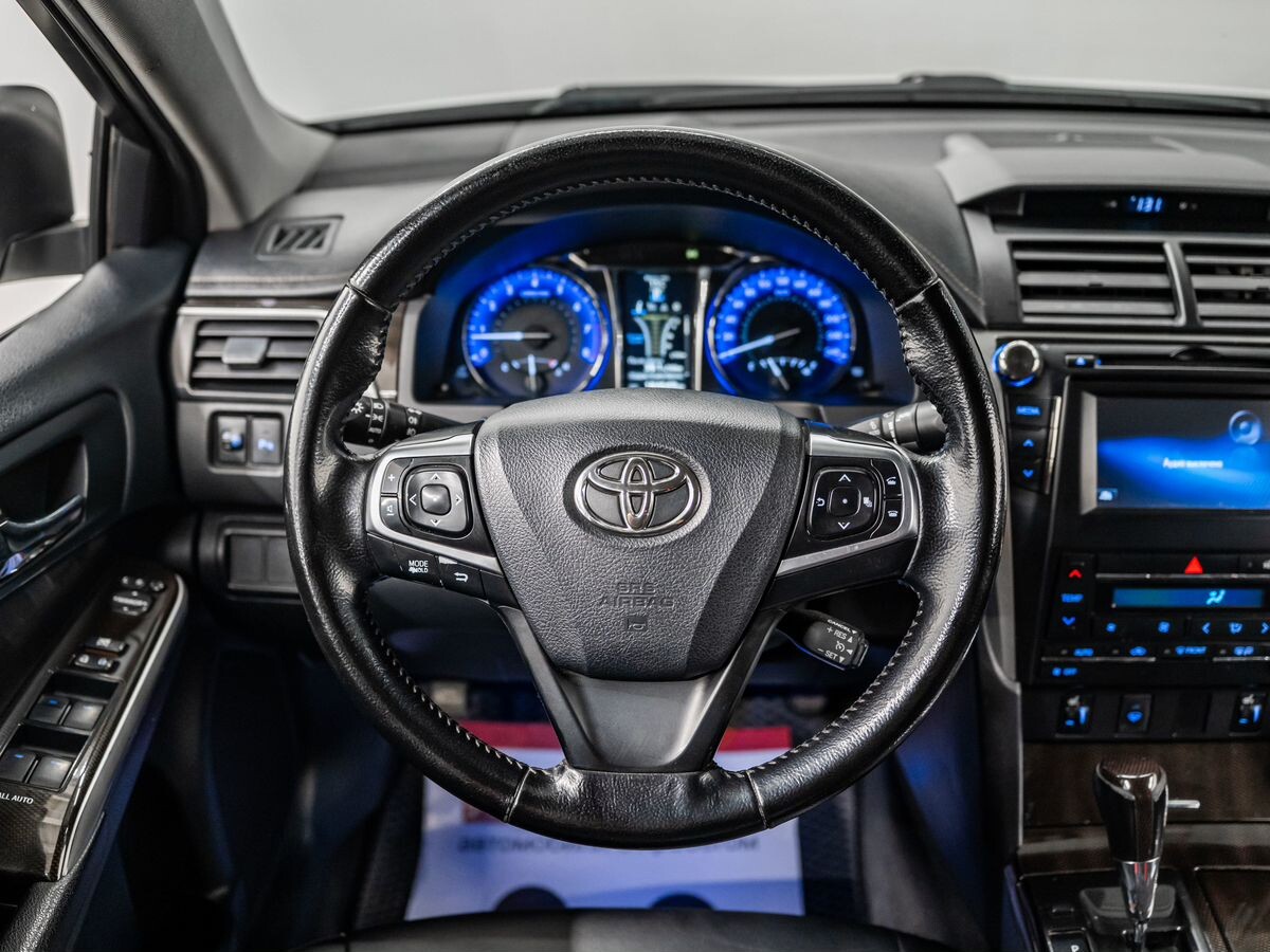 Toyota Camry 2015 - фото автомобиля