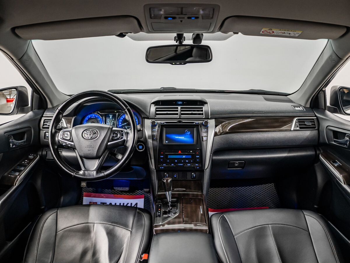 Toyota Camry 2015 - фото автомобиля