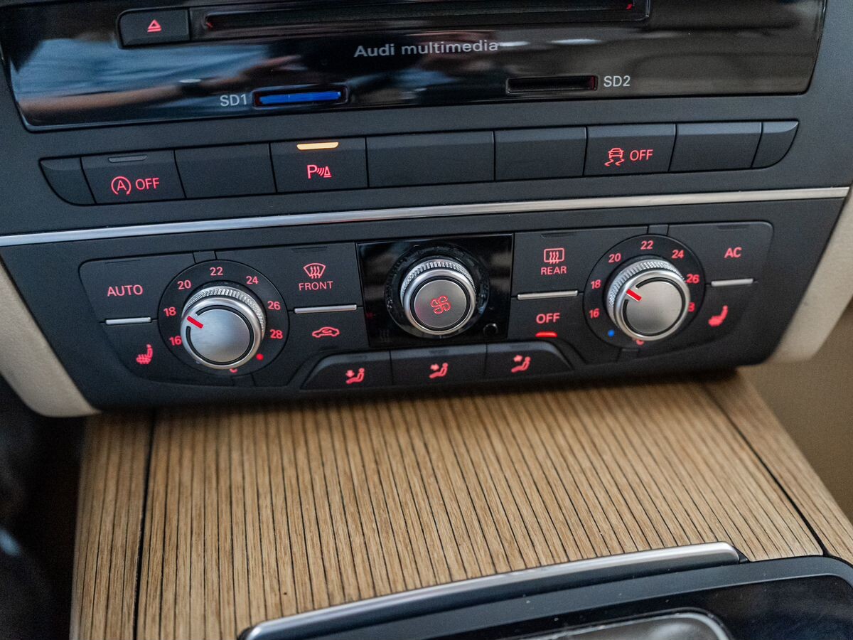 Audi A6 2011 - фото автомобиля