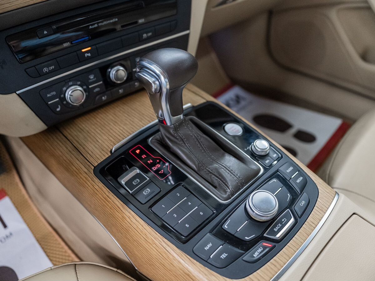 Audi A6 2011 - фото автомобиля