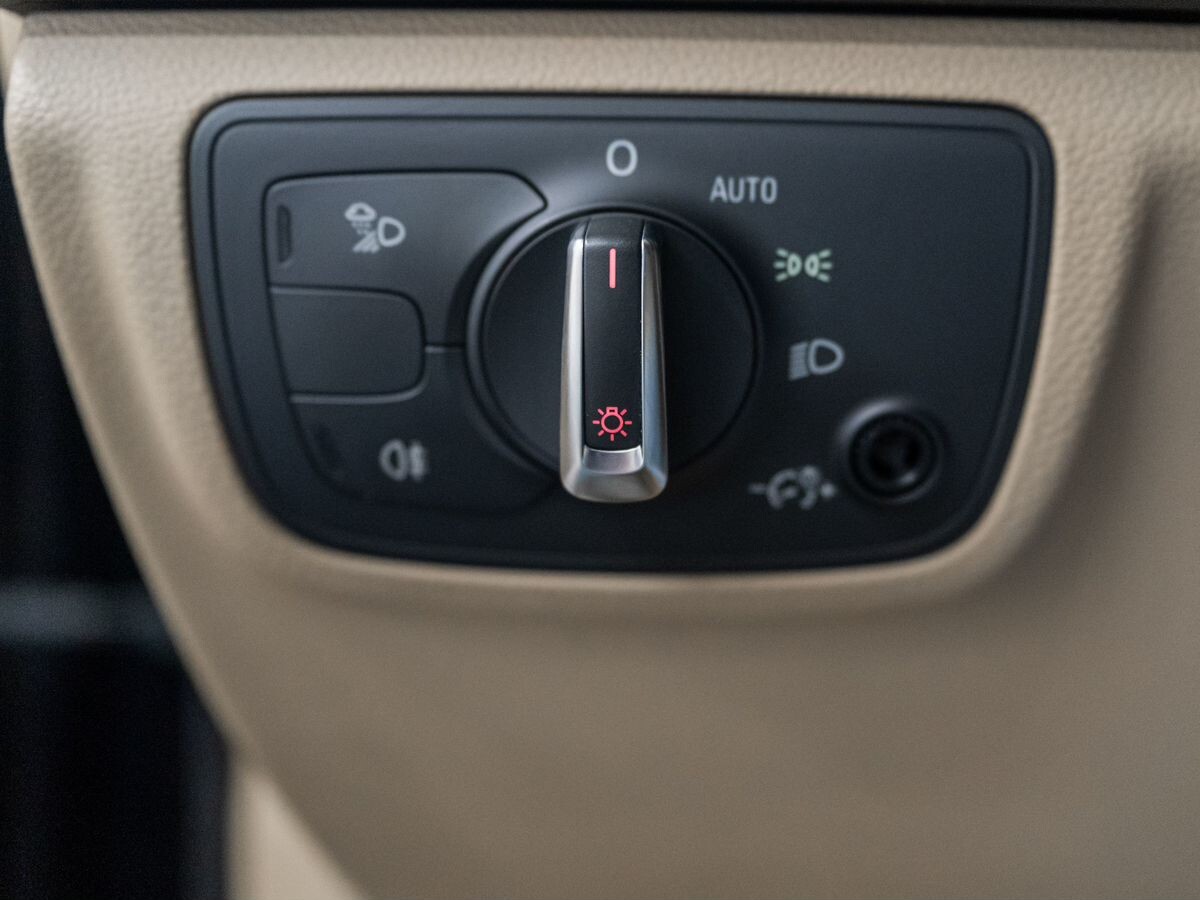 Audi A6 2011 - фото автомобиля