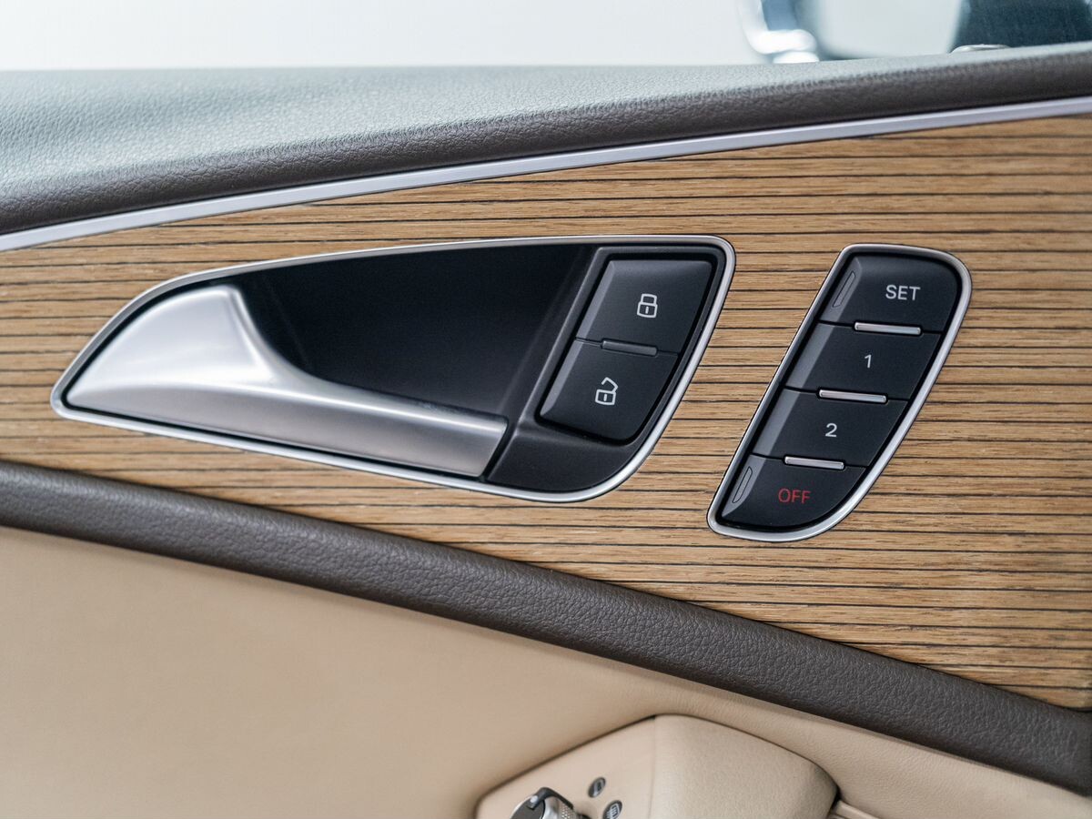 Audi A6 2011 - фото автомобиля