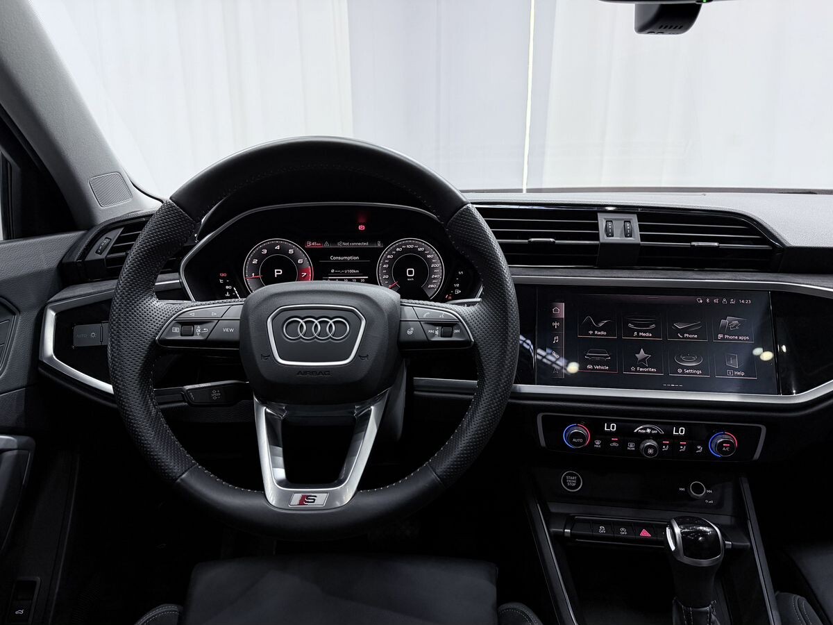 Audi Q3 Sportback 2022 - фото автомобиля