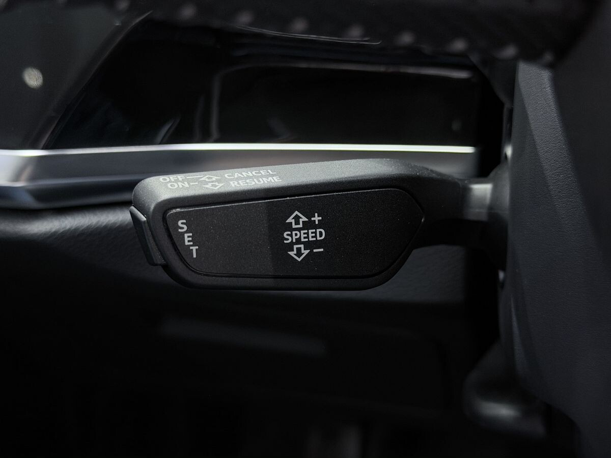 Audi Q3 Sportback 2022 - фото автомобиля