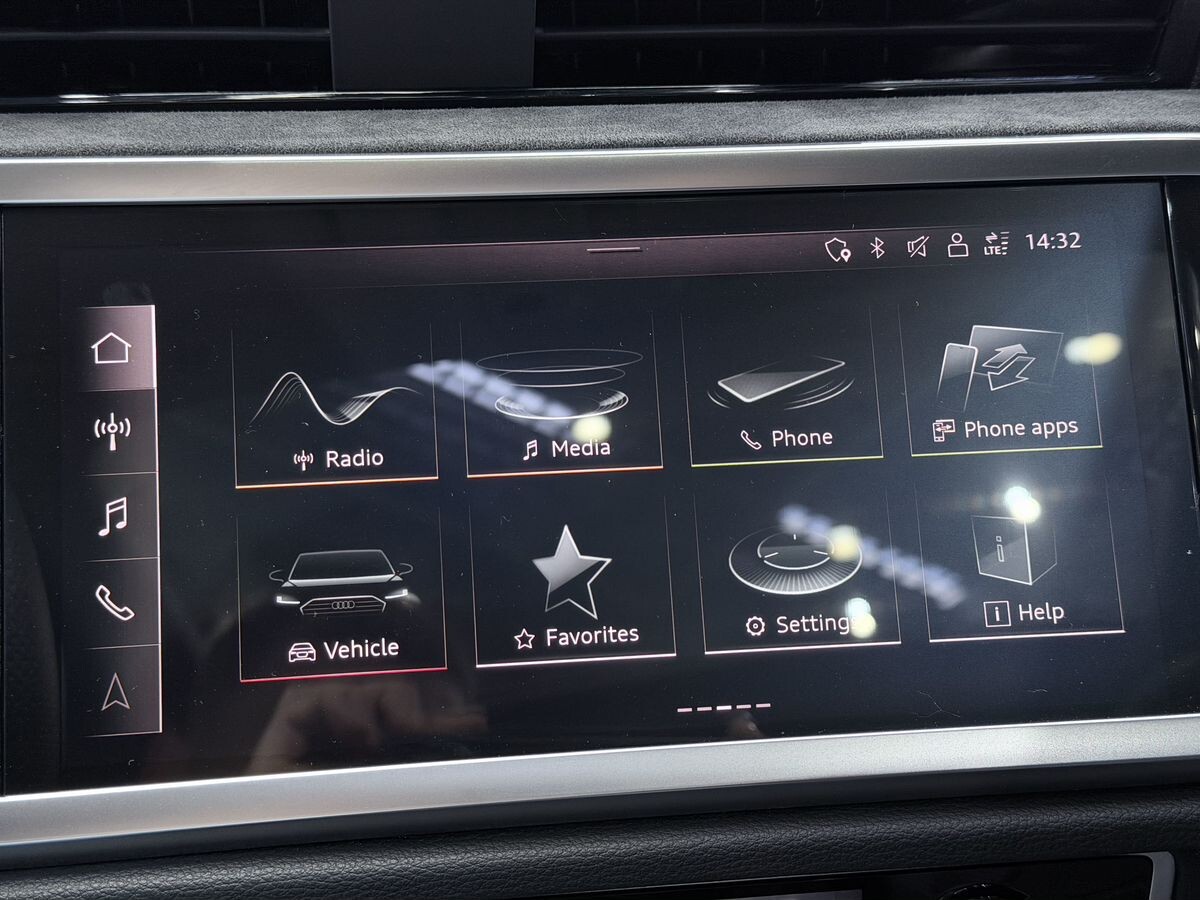 Audi Q3 Sportback 2022 - фото автомобиля