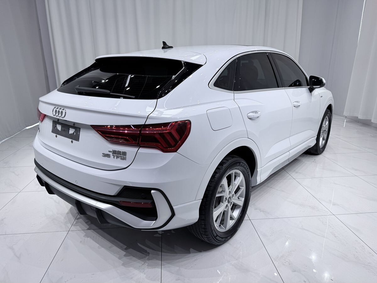 Audi Q3 Sportback 2022 - фото автомобиля