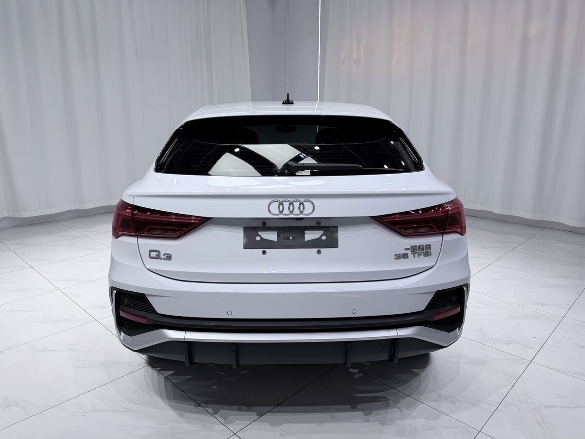 Audi Q3 Sportback 2022 - фото автомобиля