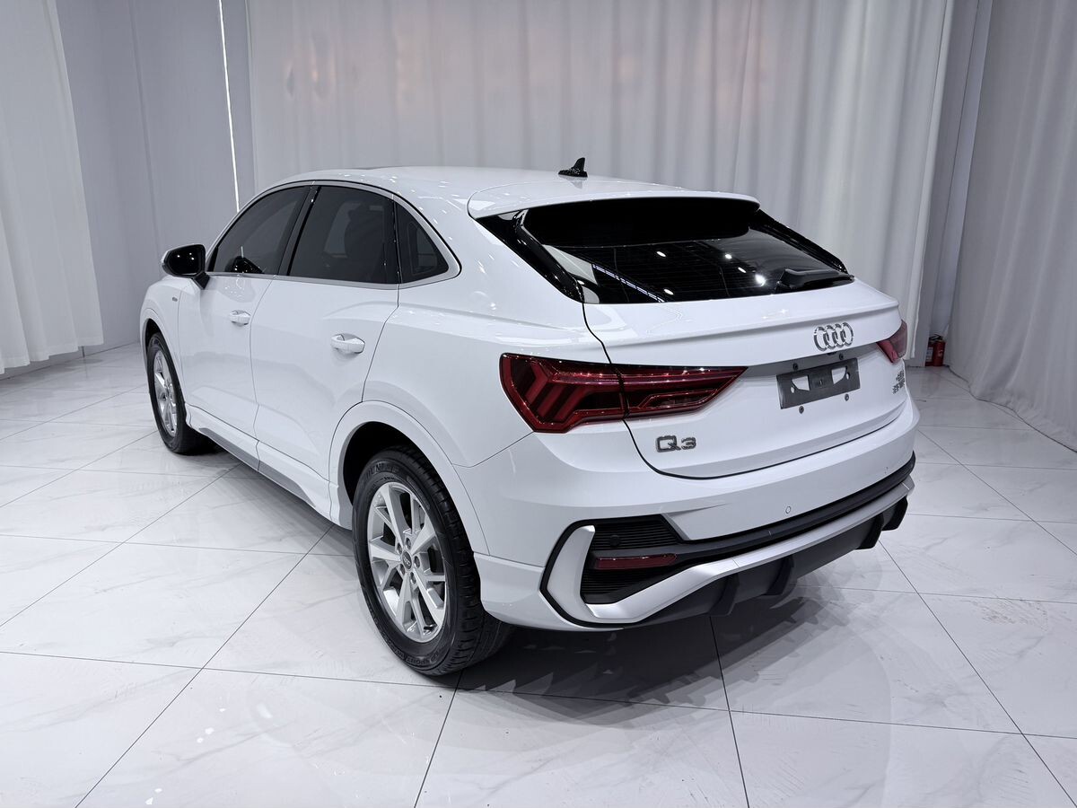 Audi Q3 Sportback 2022 - фото автомобиля