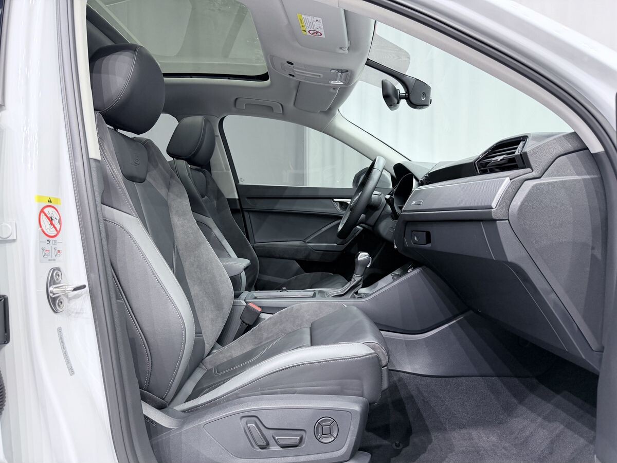 Audi Q3 Sportback 2022 - фото автомобиля