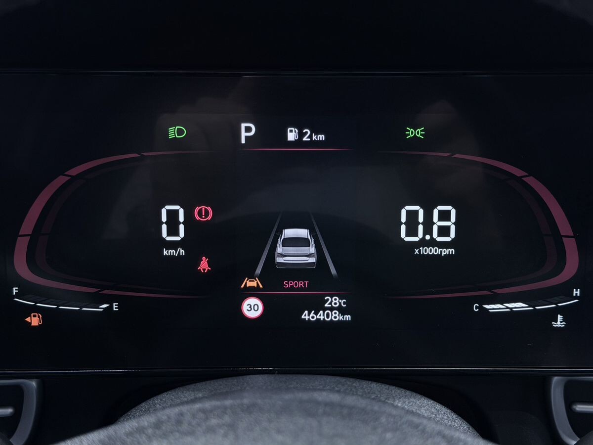 Hyundai Elantra 2023 - фото автомобиля