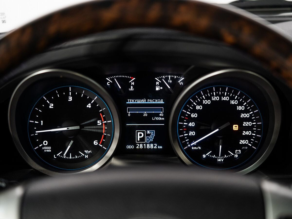 Toyota Land Cruiser 2013 - фото автомобиля