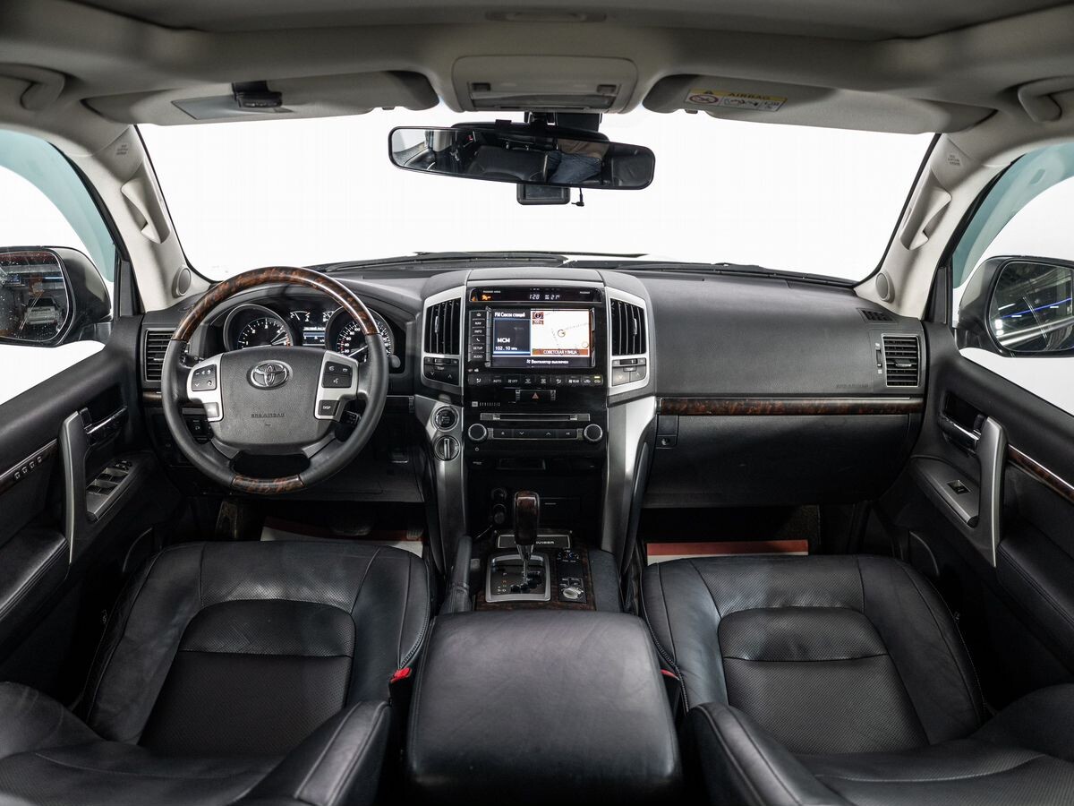 Toyota Land Cruiser 2013 - фото автомобиля