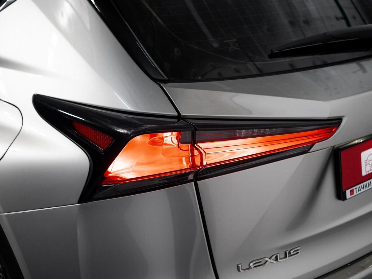 Lexus NX300 2017 - фото автомобиля