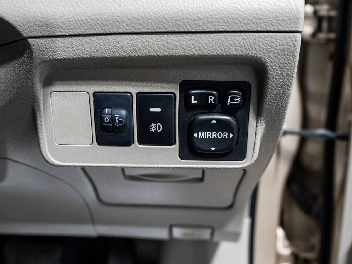 Toyota Corolla Axio 2010 - фото автомобиля