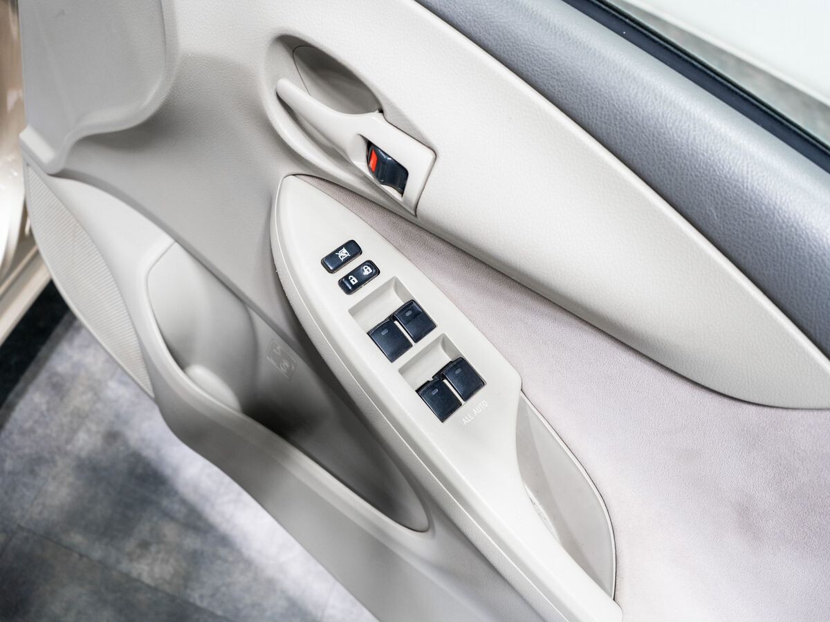 Toyota Corolla Axio 2010 - фото автомобиля