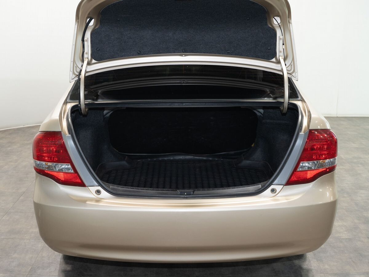 Toyota Corolla Axio 2010 - фото автомобиля