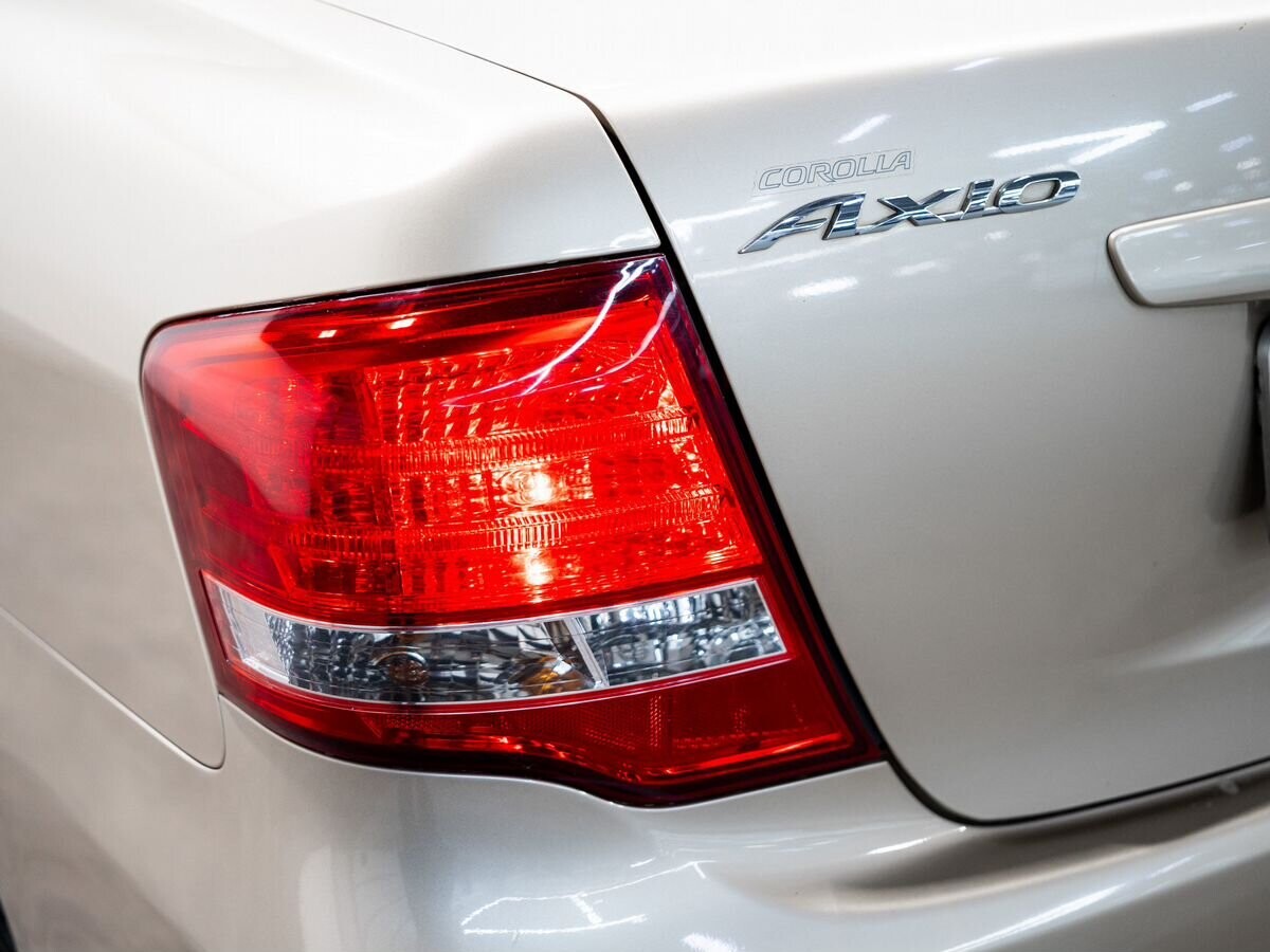 Toyota Corolla Axio 2010 - фото автомобиля