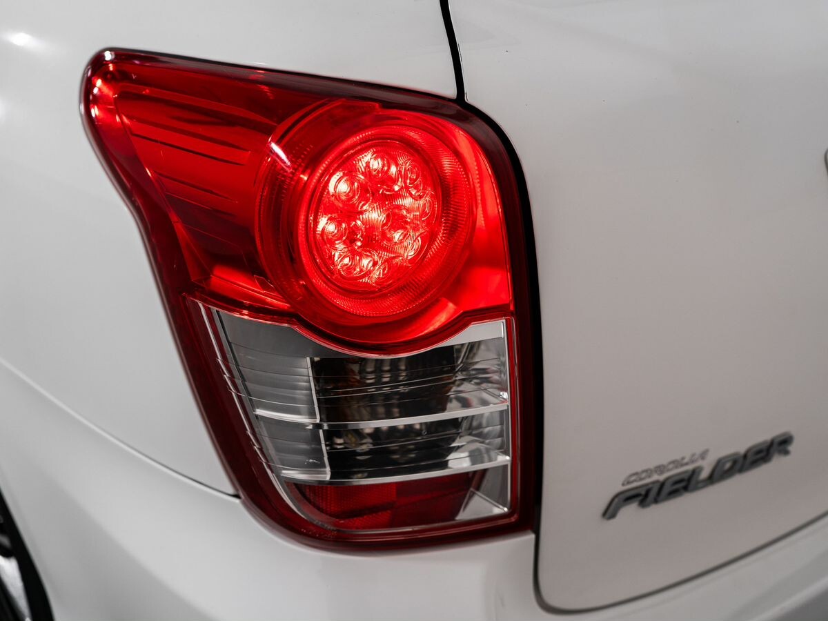 Toyota Corolla Fielder 2009 - фото автомобиля