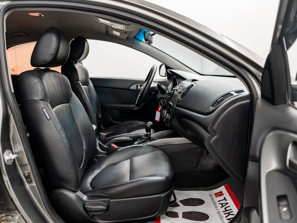 Kia Forte 2011 - фото автомобиля