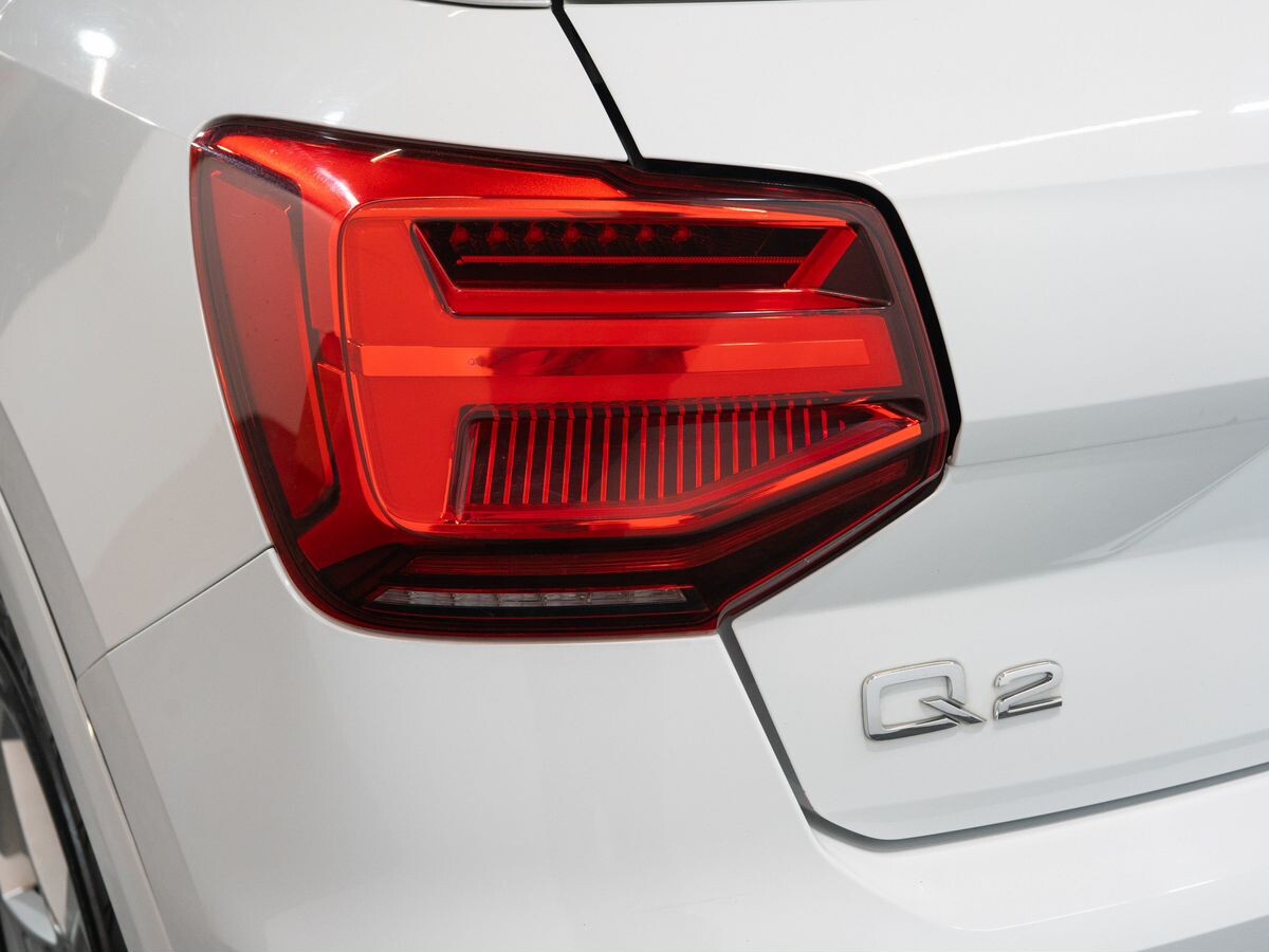 Audi Q2 2017 - фото автомобиля
