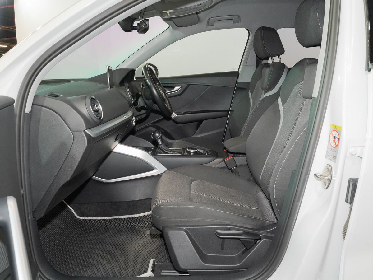 Audi Q2 2017 - фото автомобиля