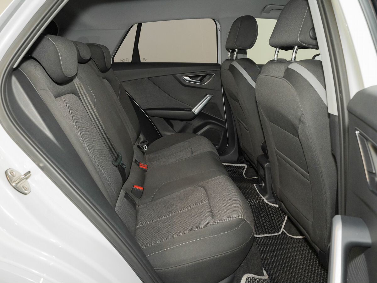 Audi Q2 2017 - фото автомобиля