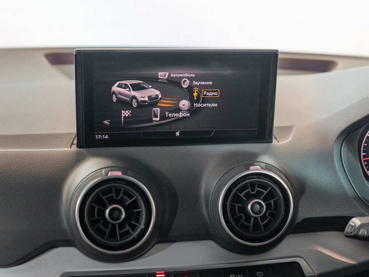 Audi Q2 2017 - фото автомобиля