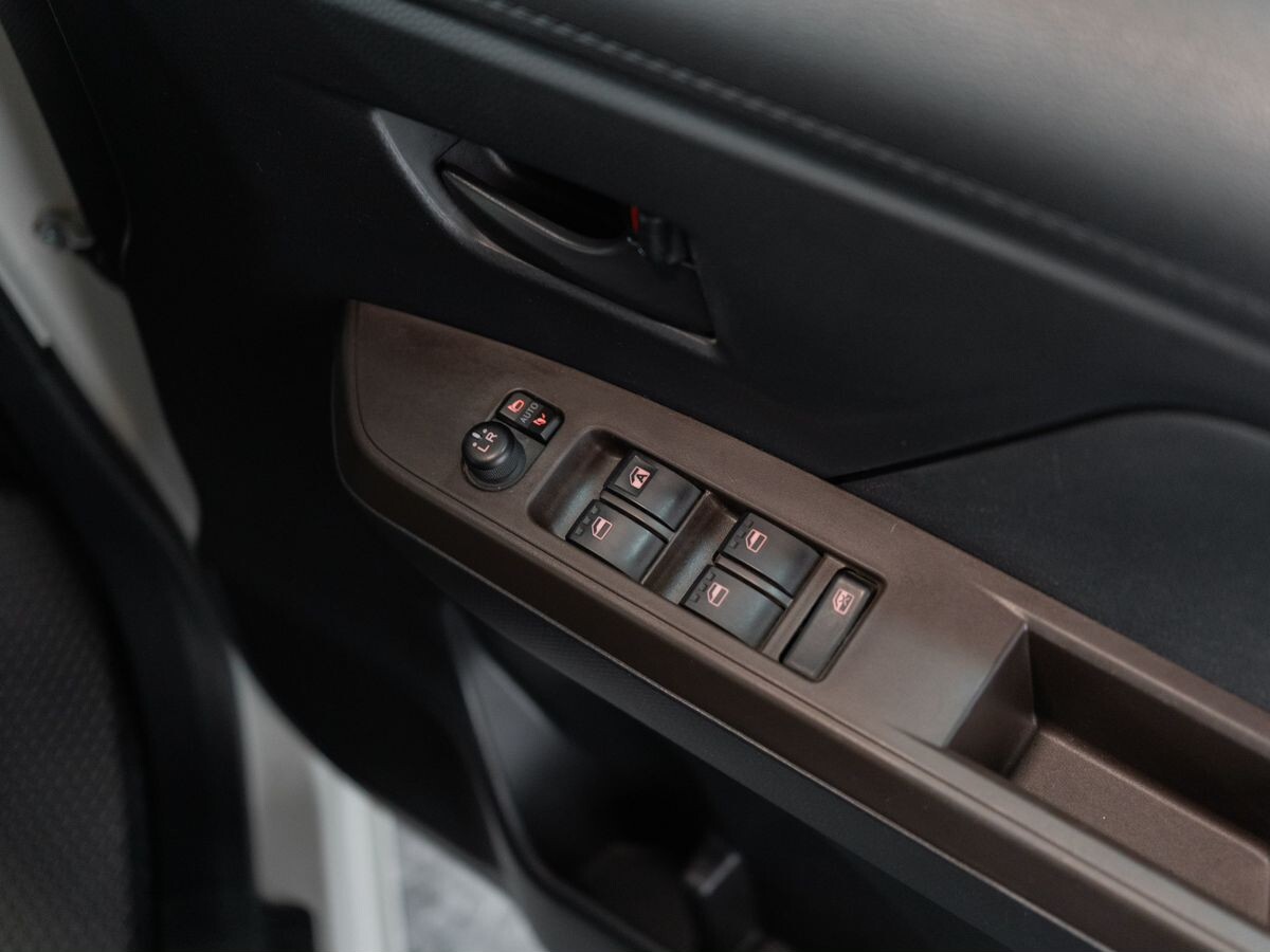 Subaru Justy 2019 - фото автомобиля