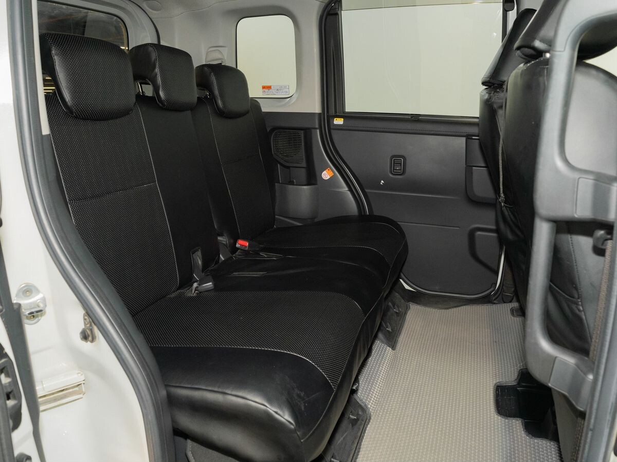 Subaru Justy 2019 - фото автомобиля