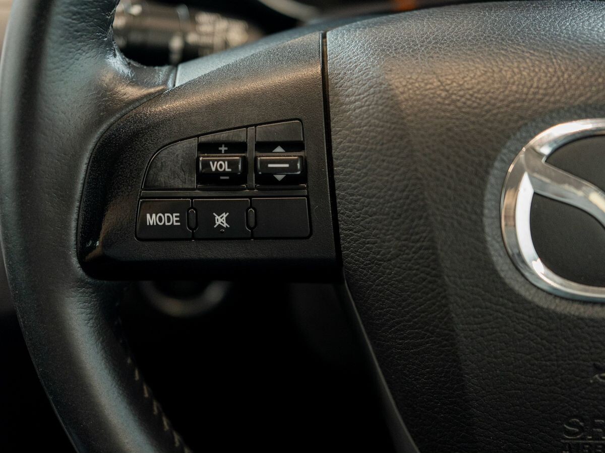 Mazda Axela 2012 - фото автомобиля