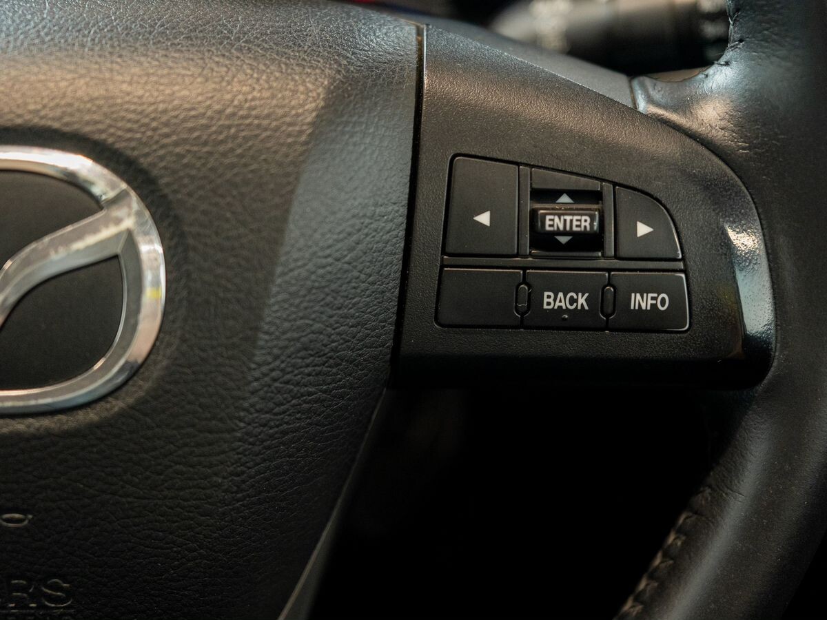 Mazda Axela 2012 - фото автомобиля