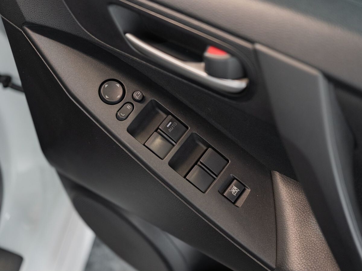 Mazda Axela 2012 - фото автомобиля