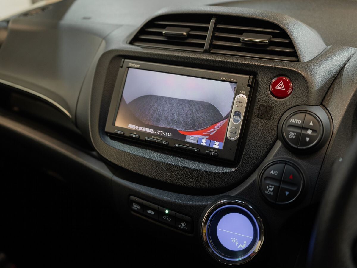 Honda Fit Shuttle 2014 - фото автомобиля