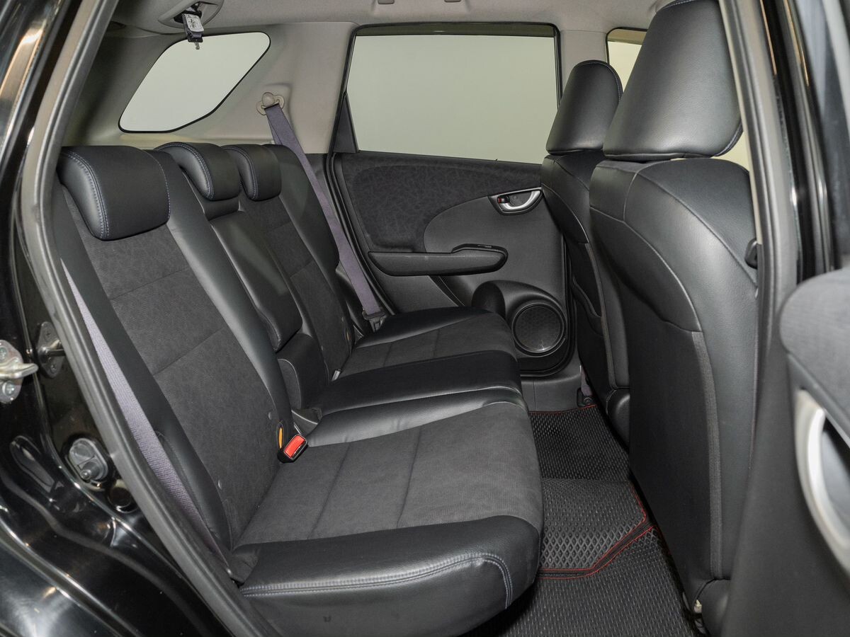 Honda Fit Shuttle 2014 - фото автомобиля