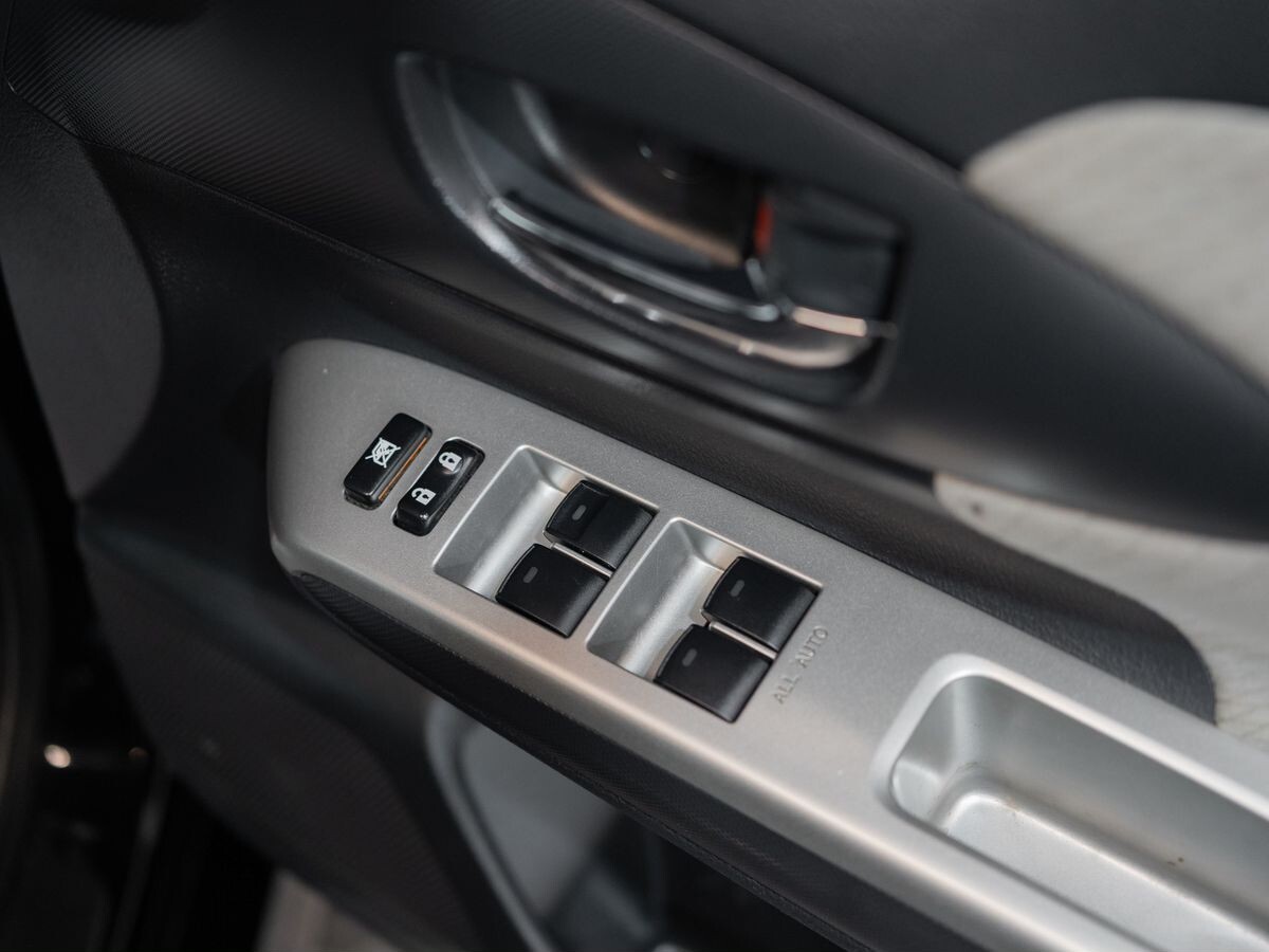 Toyota Wish 2011 - фото автомобиля