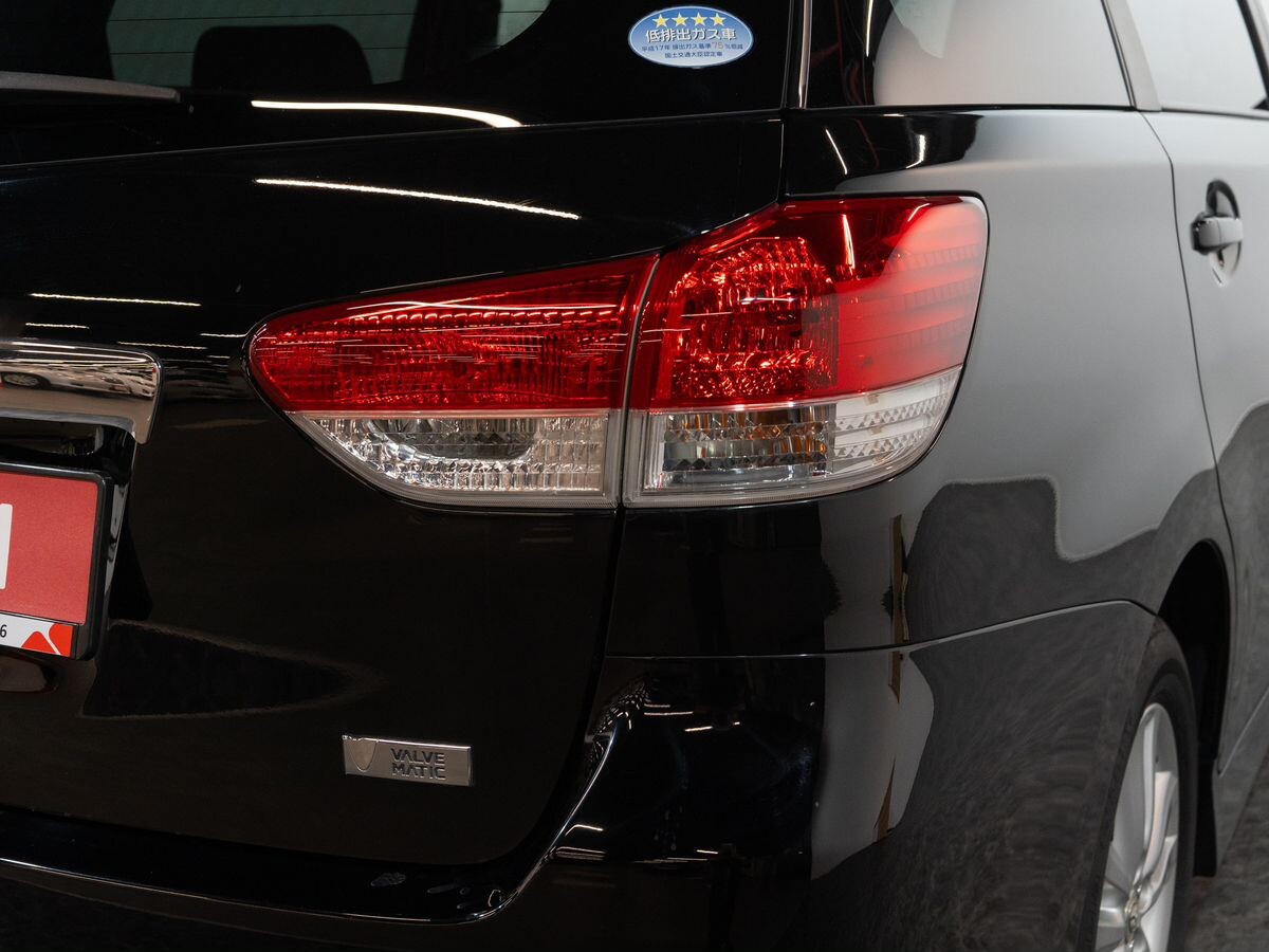 Toyota Wish 2011 - фото автомобиля