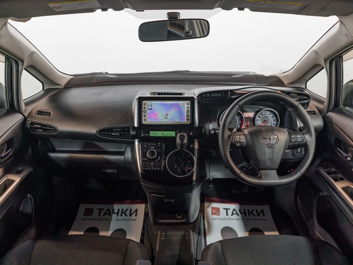 Toyota Wish 2011 - фото автомобиля