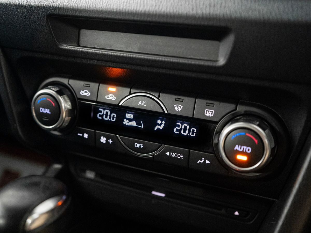 Mazda Axela 2014 - фото автомобиля