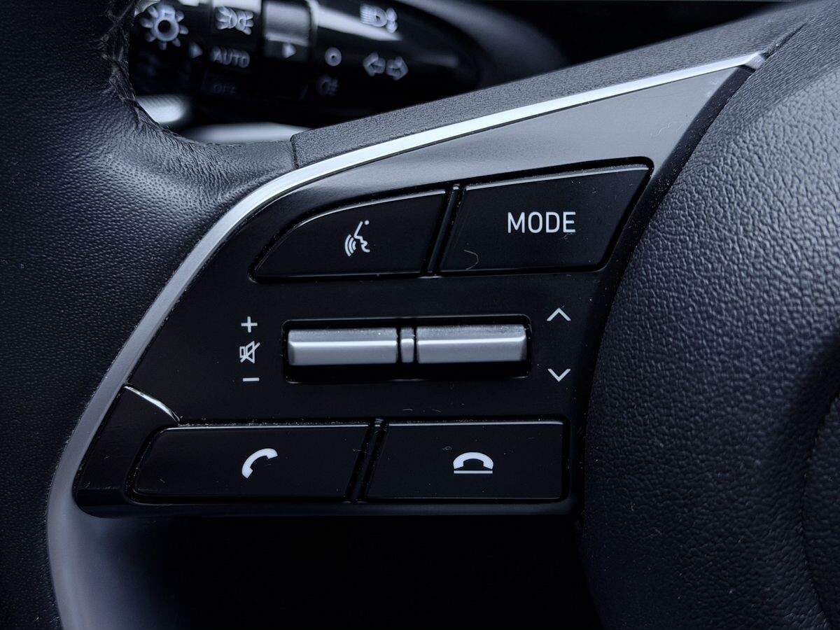 Hyundai Elantra 2022 - фото автомобиля